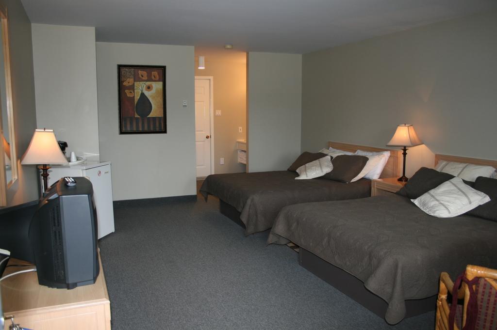 La Cuillere A Pot Hotel Saint-Donat-de-Montcalm Cameră foto