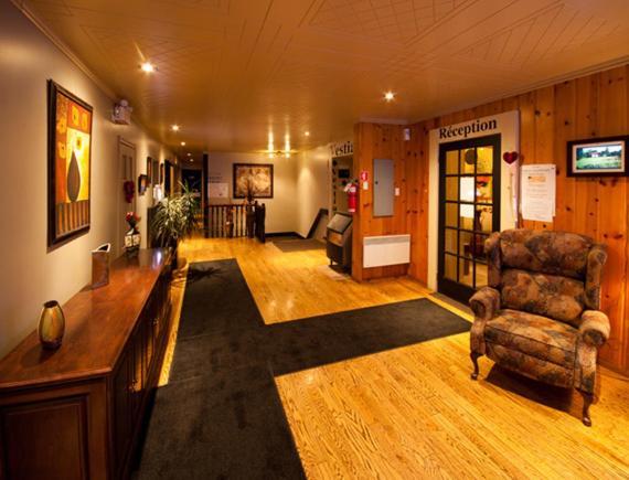 La Cuillere A Pot Hotel Saint-Donat-de-Montcalm Exterior foto